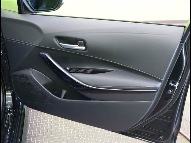 Toyota COROLLA TOURING 2021-03 21227-24