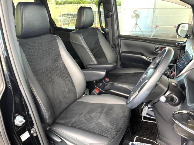 Toyota VOXY 2021-04 193188-11