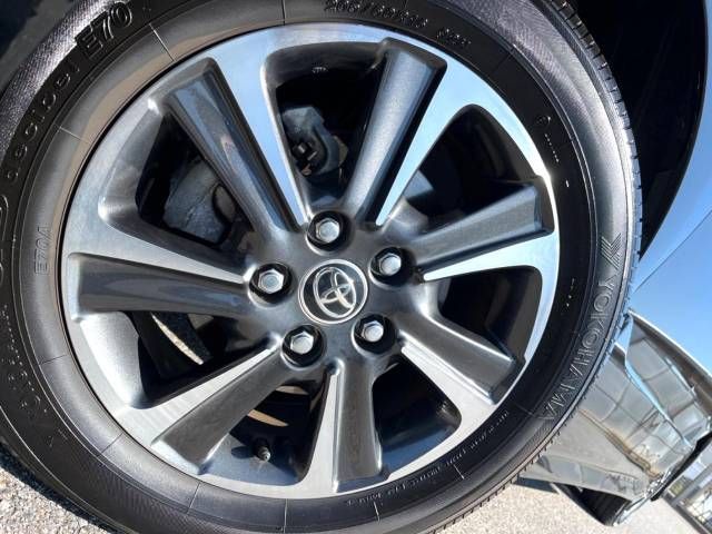 Toyota VOXY 2021-04 193188-16