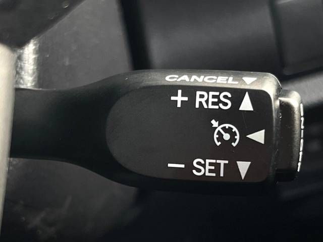Toyota VOXY 2021-04 193188-9