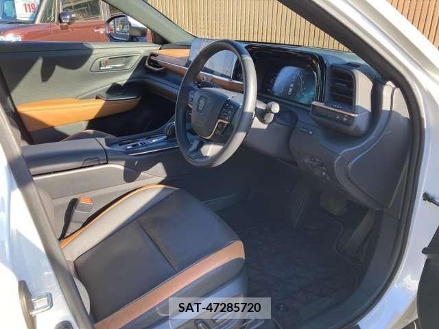 Toyota CROWN 2023-01 206382-4