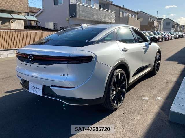 Toyota CROWN 2023-01 206382-1
