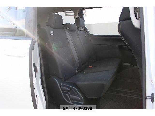 Toyota VOXY 2018-04 222904-13