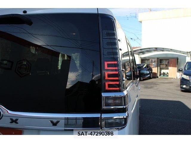 Toyota VOXY 2018-04 222904-10
