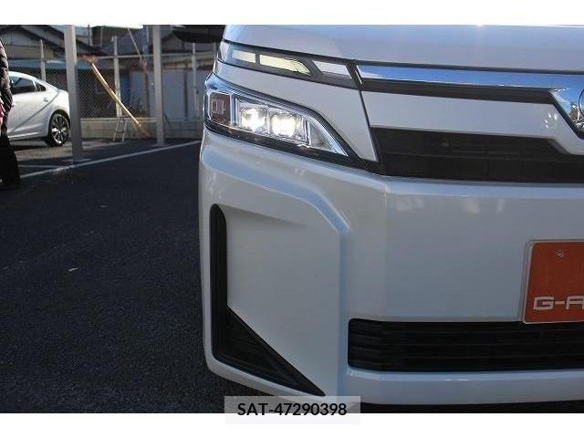 Toyota VOXY 2018-04 222904-9