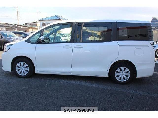 Toyota VOXY 2018-04 222904-8