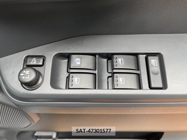 Toyota Pixis Mega 2019-11 247438-9