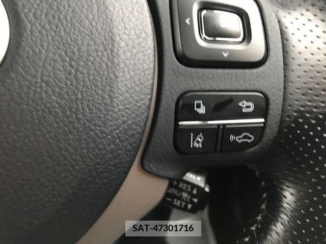 Lexus IS 2019-11 235840-18