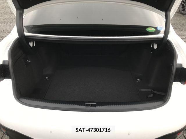 Lexus IS 2019-11 235840-25