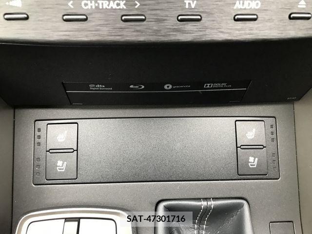 Lexus IS 2019-11 235840-17