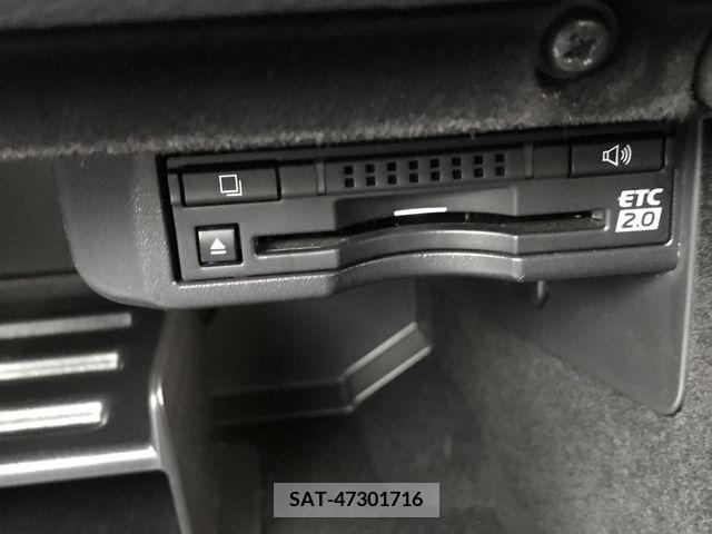 Lexus IS 2019-11 235840-20