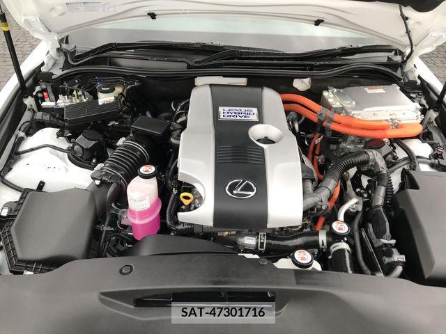 Lexus IS 2019-11 235840-26
