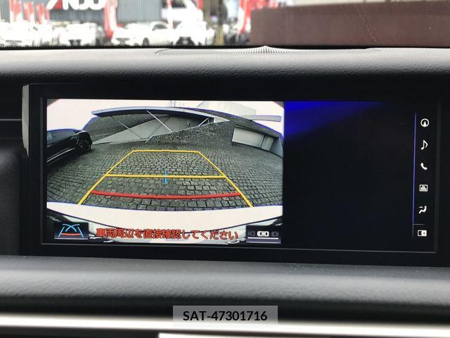 Lexus IS 2019-11 235840-15