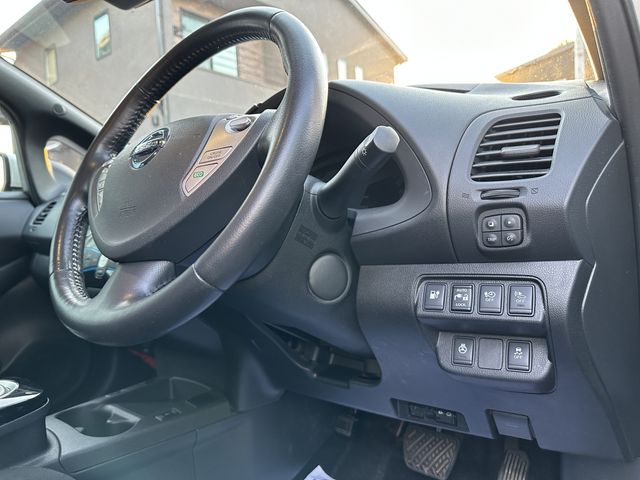 Nissan LEAF 2017-03 16978-14