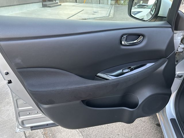 Nissan LEAF 2017-03 16978-22