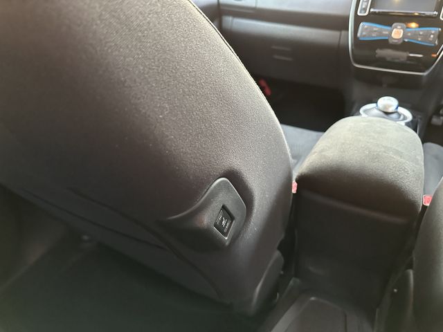 Nissan LEAF 2017-03 16978-15