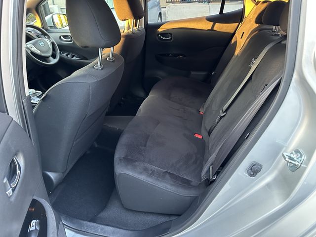 Nissan LEAF 2017-03 16978-11