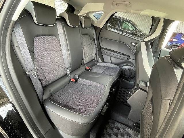 Renault CAPTUR 2021-02 15837-9