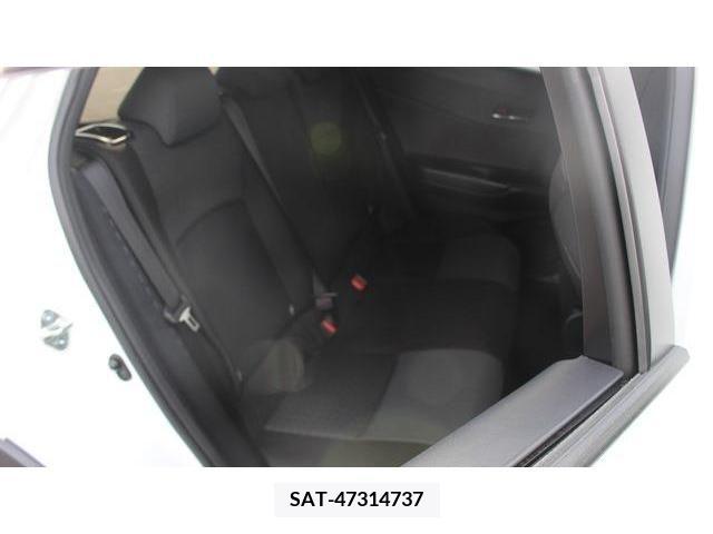 Toyota C-HR 2022-01 221567-16