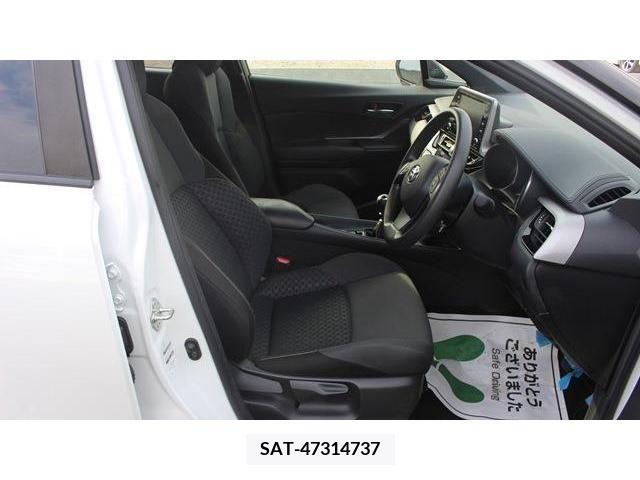 Toyota C-HR 2022-01 221567-15