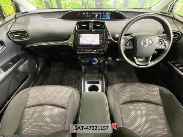 Toyota PRIUS 2019-09 281836-1