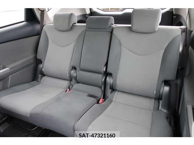 Toyota PRIUS ALPHA 2011-12 219468-6