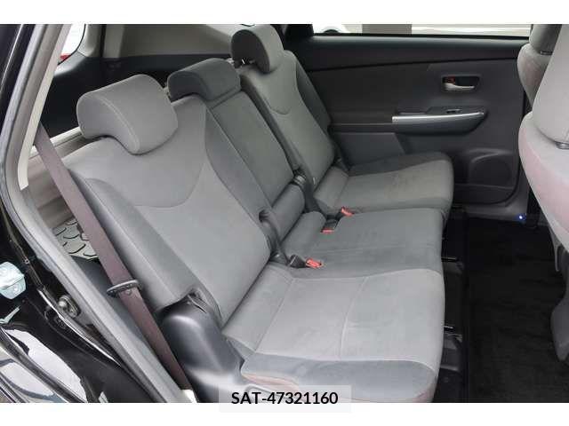 Toyota PRIUS ALPHA 2011-12 219468-5