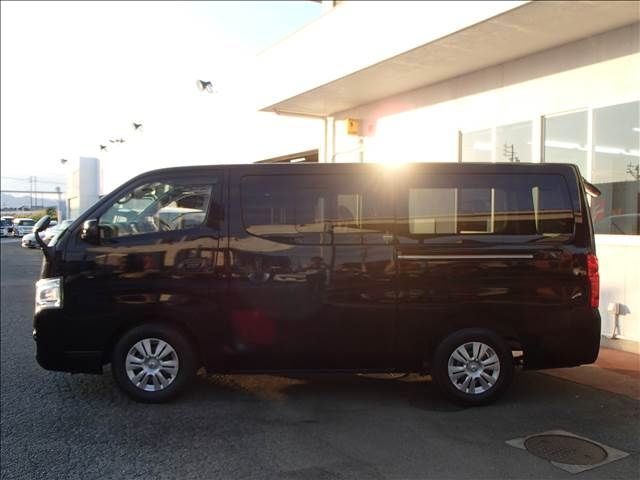 Nissan NV350 Caravan 2016-08 23296-14