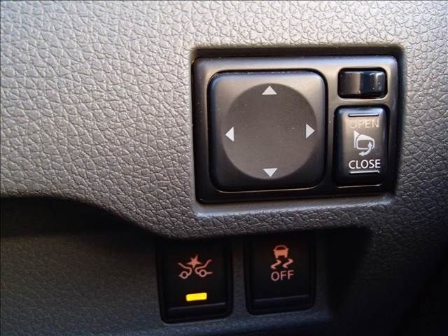 Nissan NV350 Caravan 2016-08 23296-12