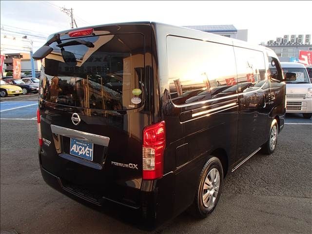 Nissan NV350 Caravan 2016-08 23296-3