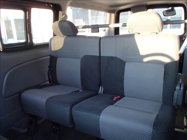 Nissan NV350 Caravan 2016-08 23296-8