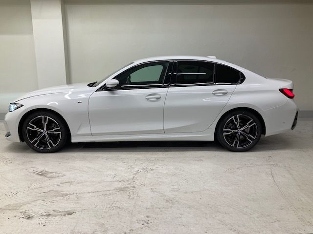 Bmw 3 SERIES 2023-02 8591-13