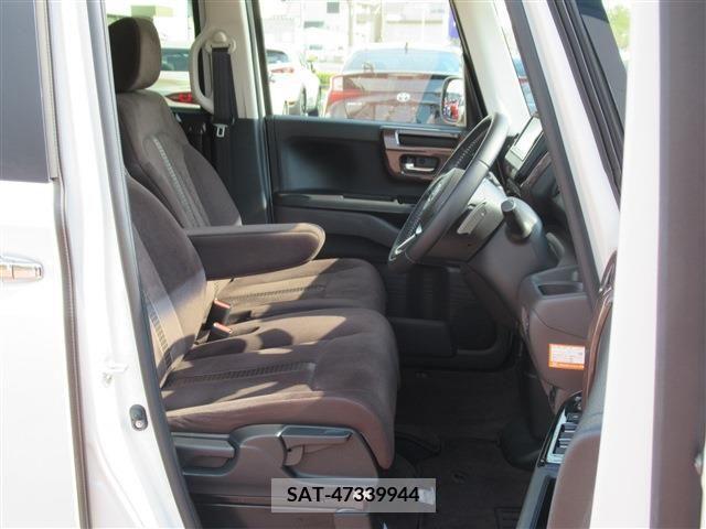 Honda N BOX 2019-02 207474-14