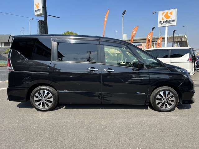 Nissan SERENA 2017-01 14775-5