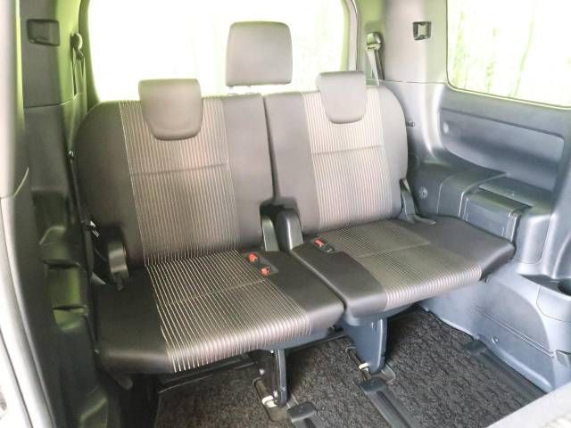 Toyota VOXY 2019-02 24952-11