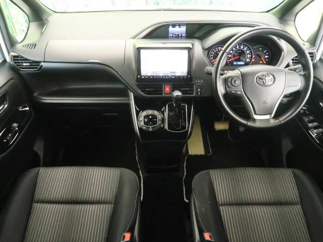 Toyota VOXY 2019-02 24952-1