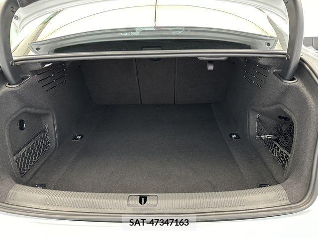 Audi A4 2019-06 261003-6