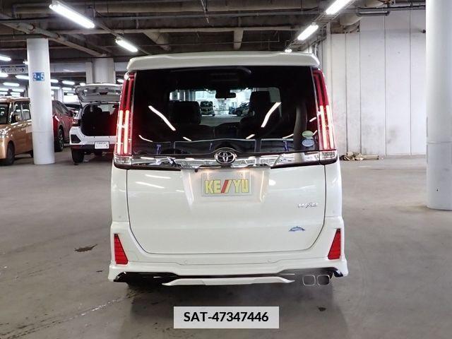 Toyota NOAH 2019-11 336177-5