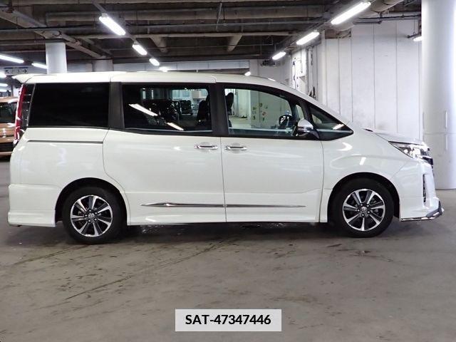 Toyota NOAH 2019-11 336177-7