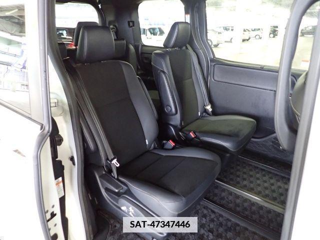 Toyota NOAH 2019-11 336177-12