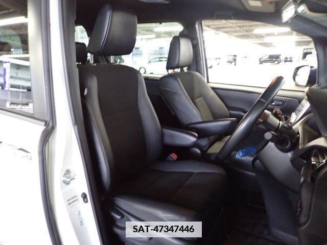 Toyota NOAH 2019-11 336177-11