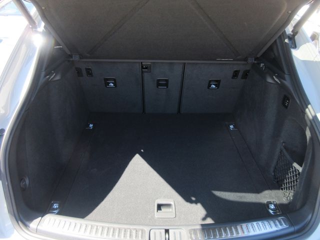 Porsche MACAN 2022-08 6941-15
