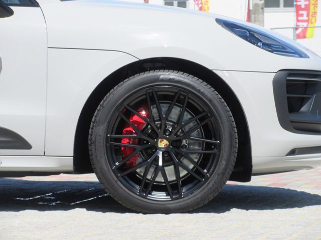 Porsche MACAN 2022-08 6941-6