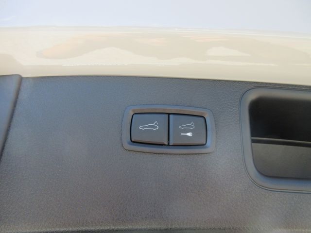 Porsche MACAN 2022-08 6941-16