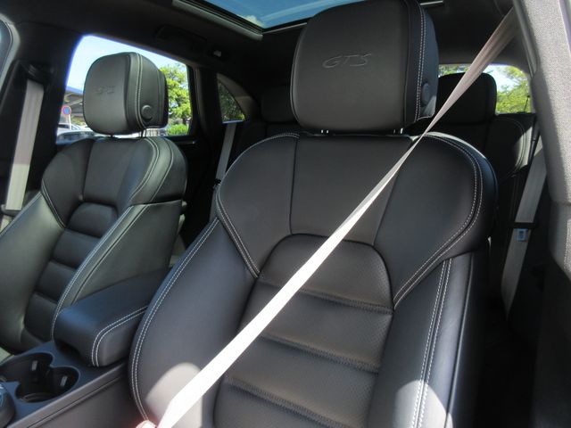 Porsche MACAN 2022-08 6941-18