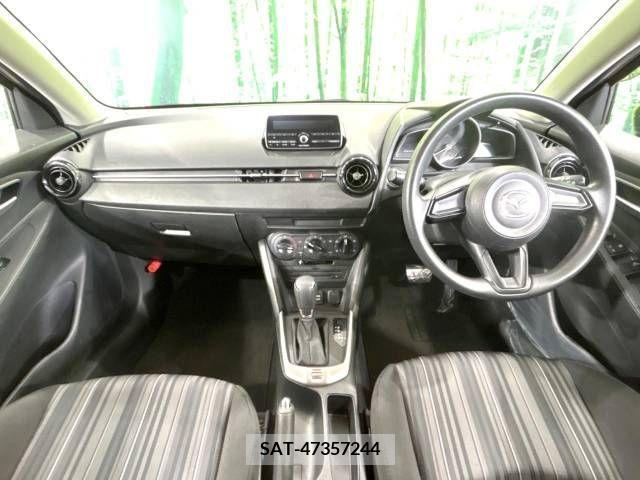 Mazda DEMIO 2017-09 267606-1