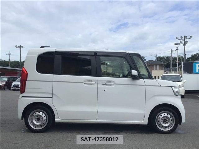 Honda N BOX 2019-06 307438-7