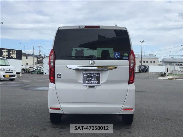Honda N BOX 2019-06 307438-3