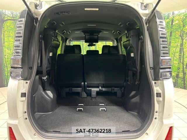 Toyota VOXY 2020-02 370347-11