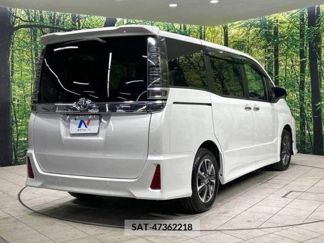 Toyota VOXY 2020-02 370347-18